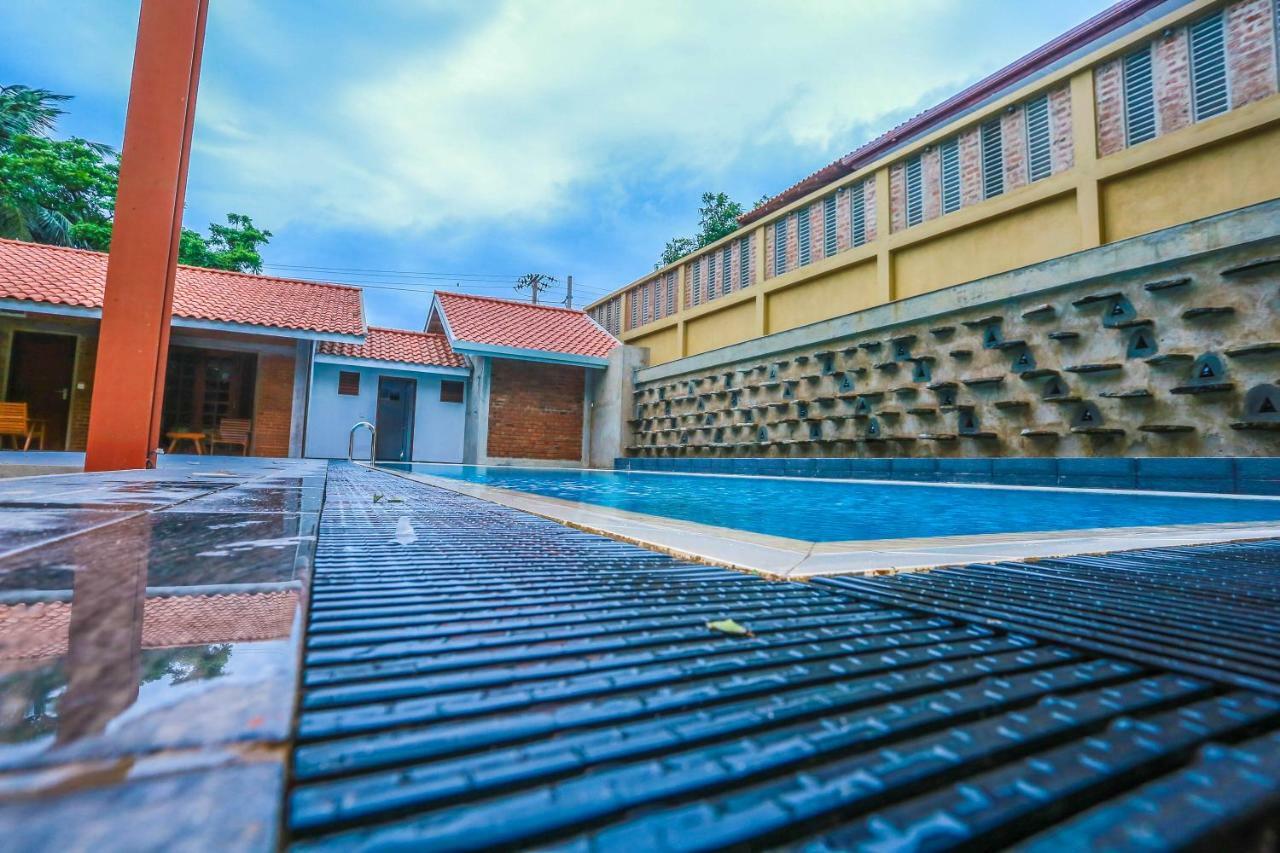 Olinia Airport Hotel Katunayaka Екстериор снимка